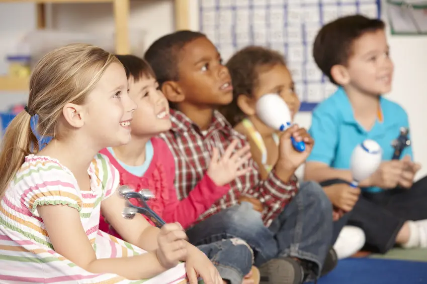 A group gathering in the classroom